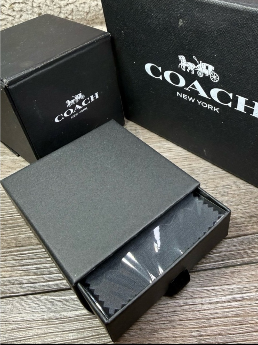 COACH Poppy, Coach -Flower - Light Pink /rose chain 22” - Picture 6 of 6